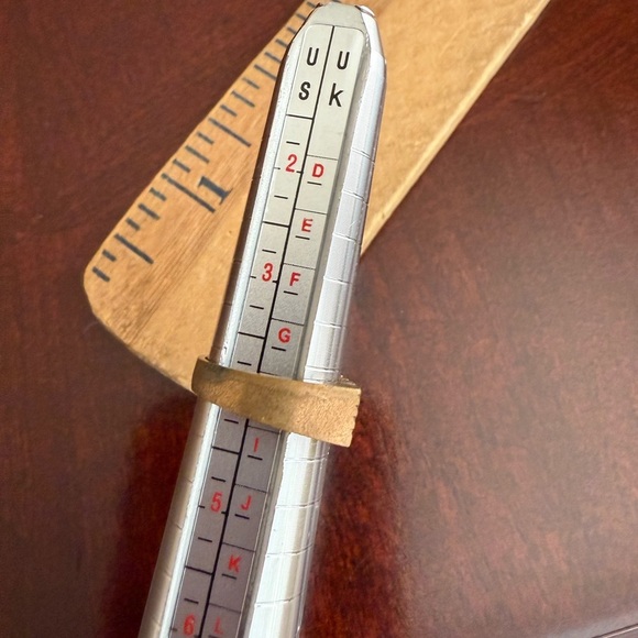 Vintage Brass Metal Ring Size 4 - Picture 3 of 3